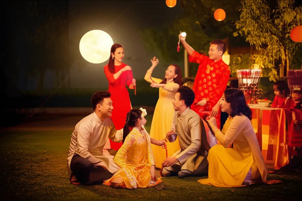 Lễ hội Tết Trung Thu truyền thống với không khí đầm ấm và vui tươi.
